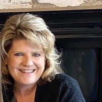 Fry-Wagner Relocation & Logistics Employee Diane Pardo's profile photo