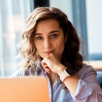 Yaryna Ryzhova Email