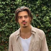 Voo Store Employee Joaquín Campos's profile photo