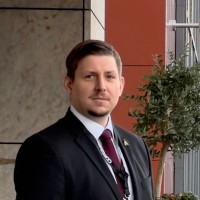 Konstantin Knoll Email