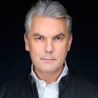 E-mail e número de telefone de Aleksander Poniewierski