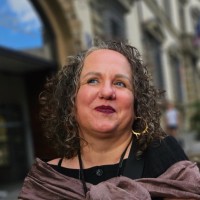 Robin Counts Email & Phone Number