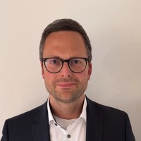 Stefan Hochstein Email