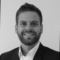Claudio Schneider Email