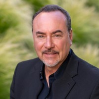 Email e telefono di James Henry