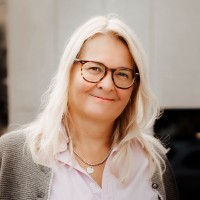 Karola Bornhausen Email