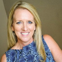 REAL BROKER ROMANIA Employee Julie Fulcher's profile photo