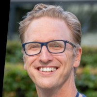 Niels Komen Email