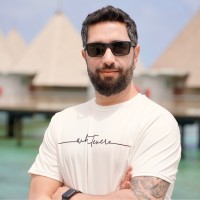 E-mail e número de telefone de Anil Surmeli