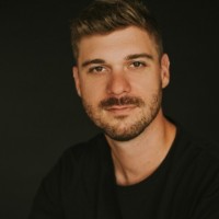 Étienne Larry Email