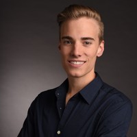 Lukas Wolf Email