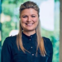 Veronika Tomicová Email