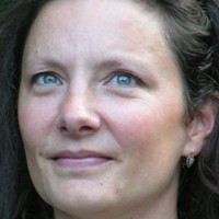 Céline Hart Email