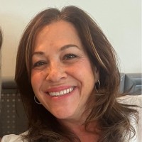 SeniorLivingGuide.com Employee Robyn Lindbeck's profile photo