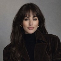 Laura Csati Email