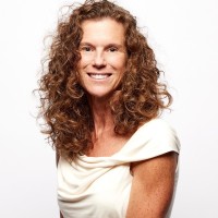 Helen Saunders Email & Phone Number