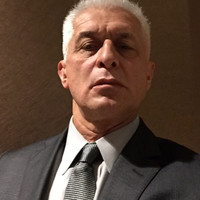 Email e telefono di Michael Bernescu