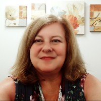 BetterInvesting Employee Suzanne Artzberger's profile photo