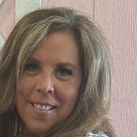RE/MAX "10 Employee Beth Martinez's profile photo
