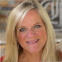 ¡hola hp! Employee Dinah Donham's profile photo