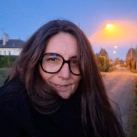 Isabelle Lagard Email