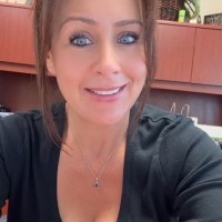 Sun Manufacturing Co. Employee Becky Schumann's profile photo