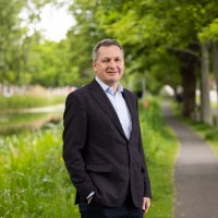 E-mail e número de telefone de Cathal Friel