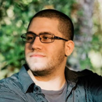 CustoMed Employee Nave Zelzer's profile photo