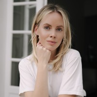 Email e telefono di Mathilde Lacombe