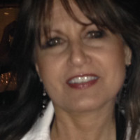 Cache Clothing Employee Diane Bourquin's profile photo