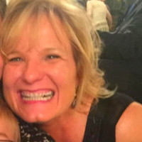 Murphy's Magic Supplies Employee Michelle Quinn's profile photo