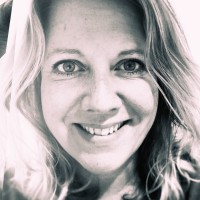Esther van Holstein Email