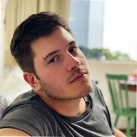 Vitor R. Email