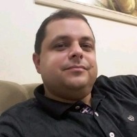 Roberto Camargo Email