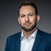 Stefan Buck Email