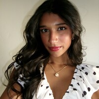 Ypsilon Dresses Employee Arielle Smith's profile photo