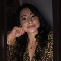 Özge Baş Email