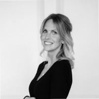 Julia Thiel Email