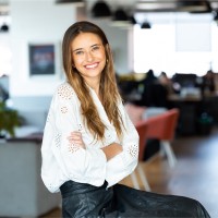 Ángela Angulo Email