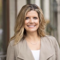 Where Real Estate Employee Carey Hunt's profile photo