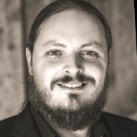 Benedikt Bauer Email