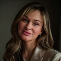 Naomi Dys Email & Phone Number