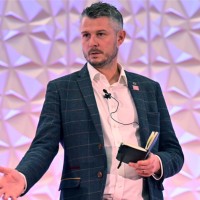 nisien.ai Employee Pete Burnap's profile photo