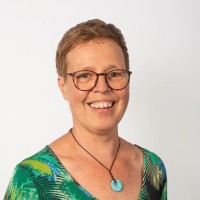 Jolanda Derksen Email