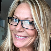 Language Magazine Employee Emma Sutton's profile photo