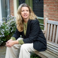 Lianne Lakeman Email