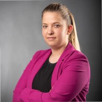 Anna Bakó Email