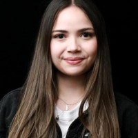 Daniela Leal Email