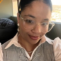 Huzzle.com Employee Candice Alexander's profile photo