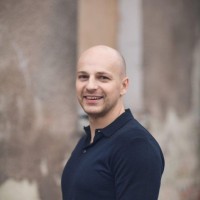Piotr Flis Email